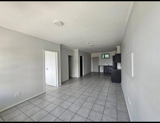 2 BEDROOM PROPERTY TO RENT IN FLORIDA